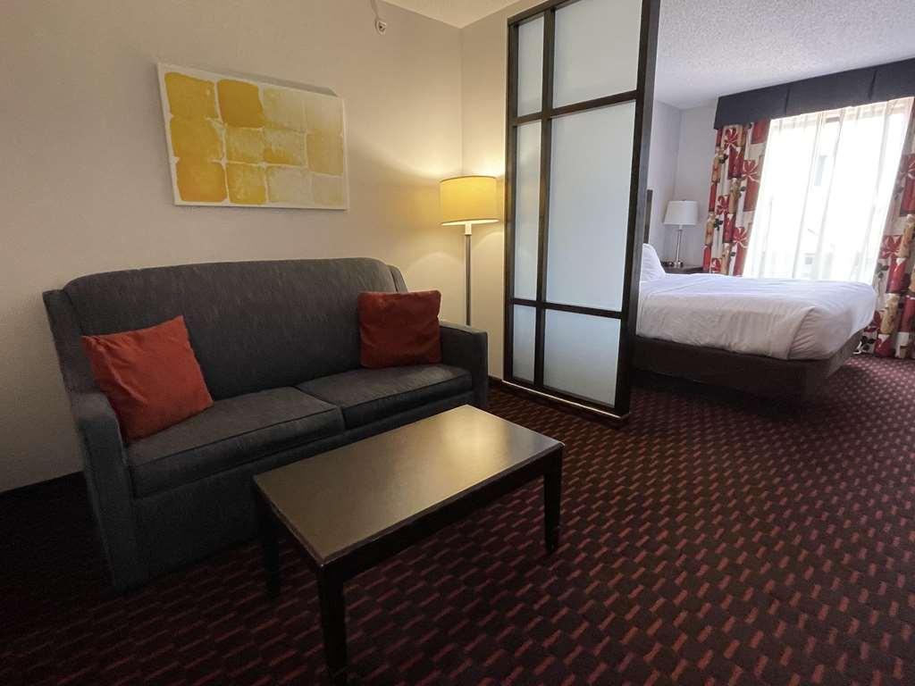 Comfort Suites Altoona Room photo