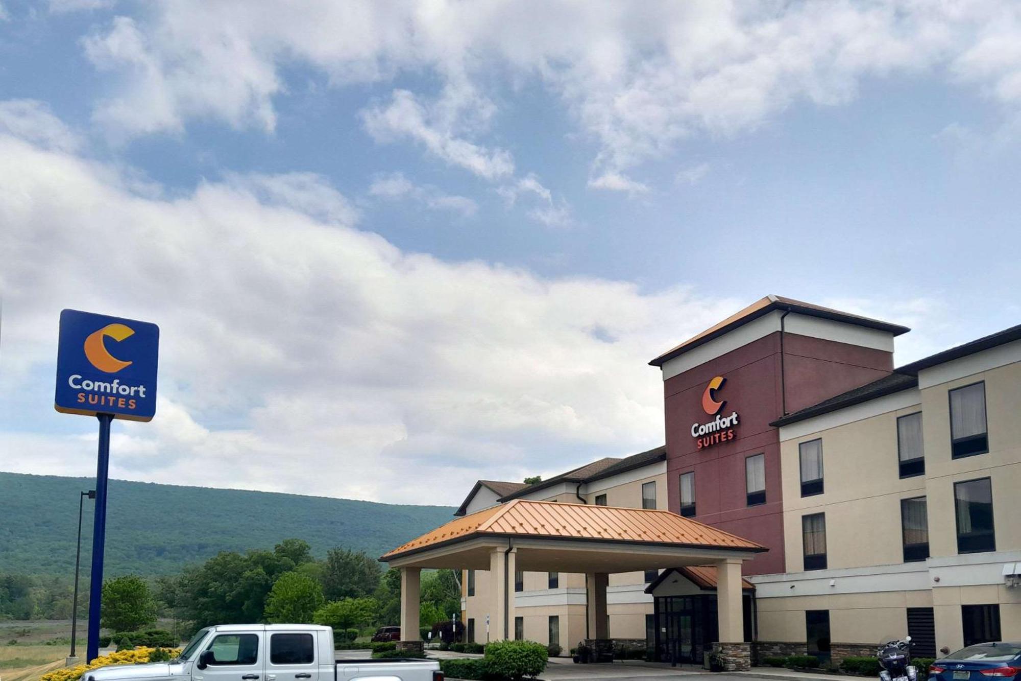 Comfort Suites Altoona Exterior photo