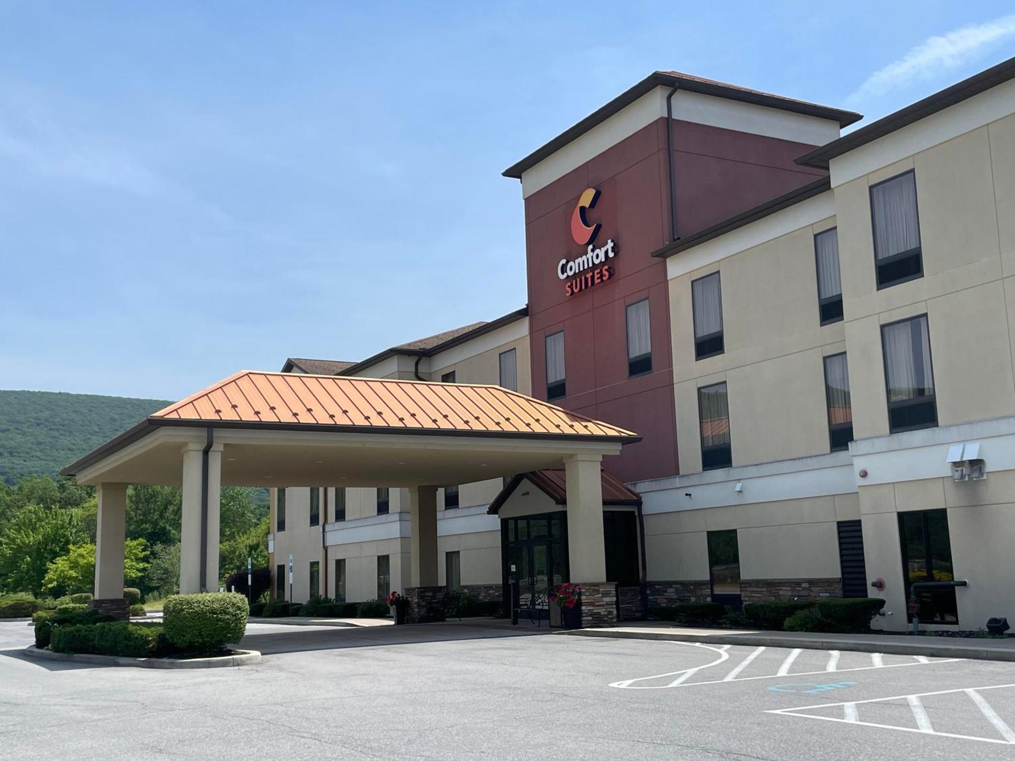 Comfort Suites Altoona Exterior photo